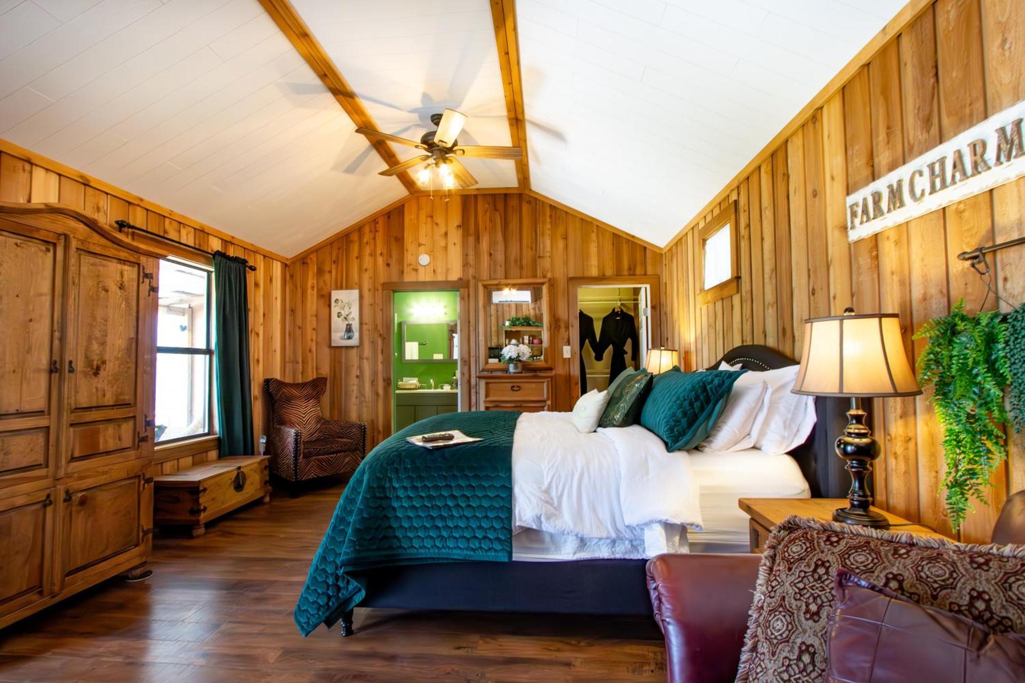 Bed and Breakfast A Barn At The Quarry à Fredericksburg Extérieur photo