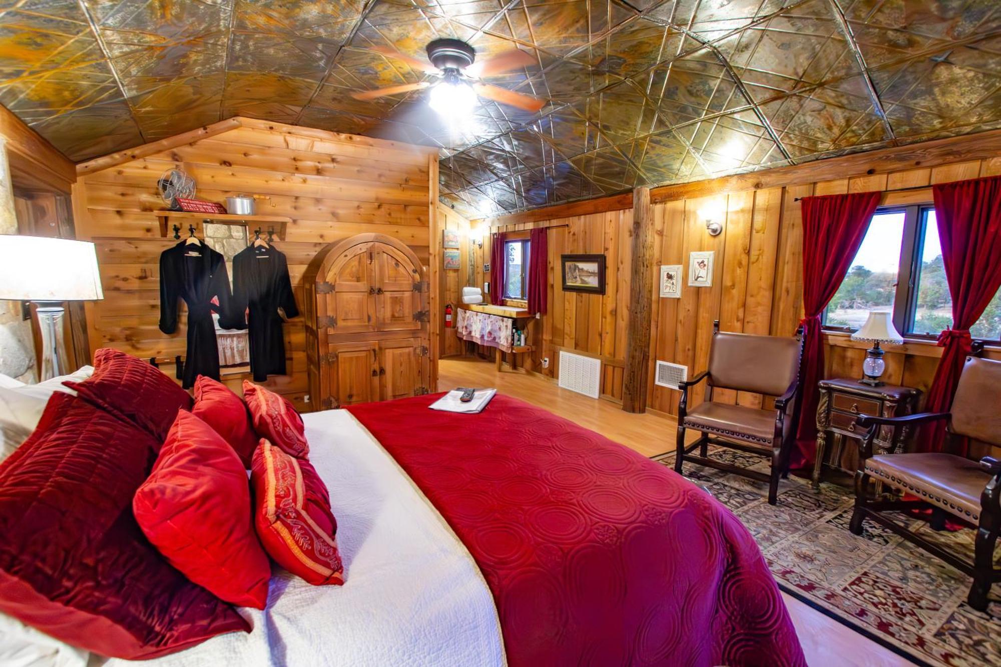 Bed and Breakfast A Barn At The Quarry à Fredericksburg Extérieur photo