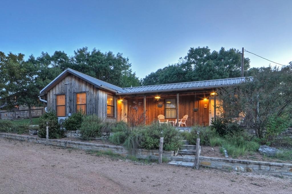 Bed and Breakfast A Barn At The Quarry à Fredericksburg Extérieur photo
